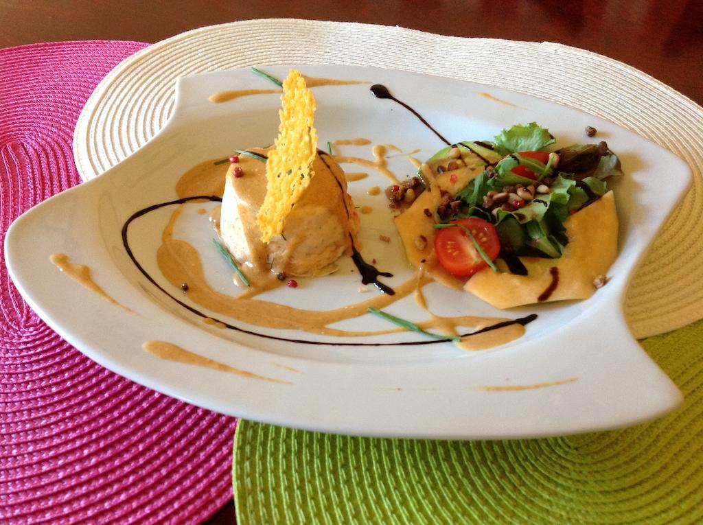 Hotel Restaurant Les Oliviers Nyons Εξωτερικό φωτογραφία